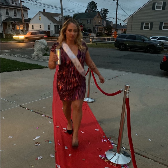 Meet your Posher, Jenna - Picture 1 of 3